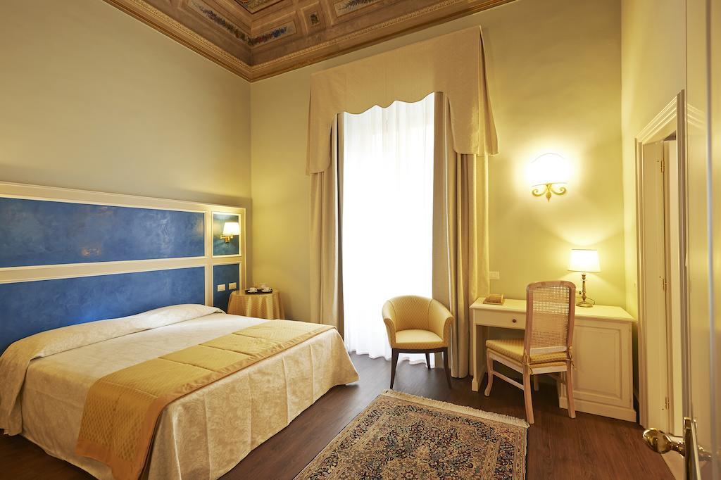 Hotel Firenze Capitale Δωμάτιο φωτογραφία